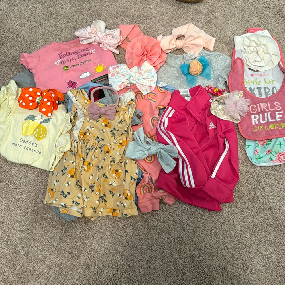12-18 Months baby girl bundle, Shirts, bows, bibs, Pajamas, Jacket💕❤️